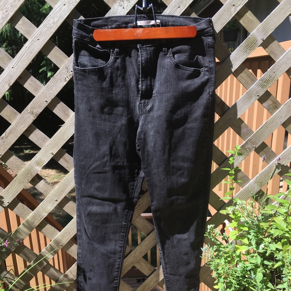 Black Levi’s High Waisted Skinny Jeans